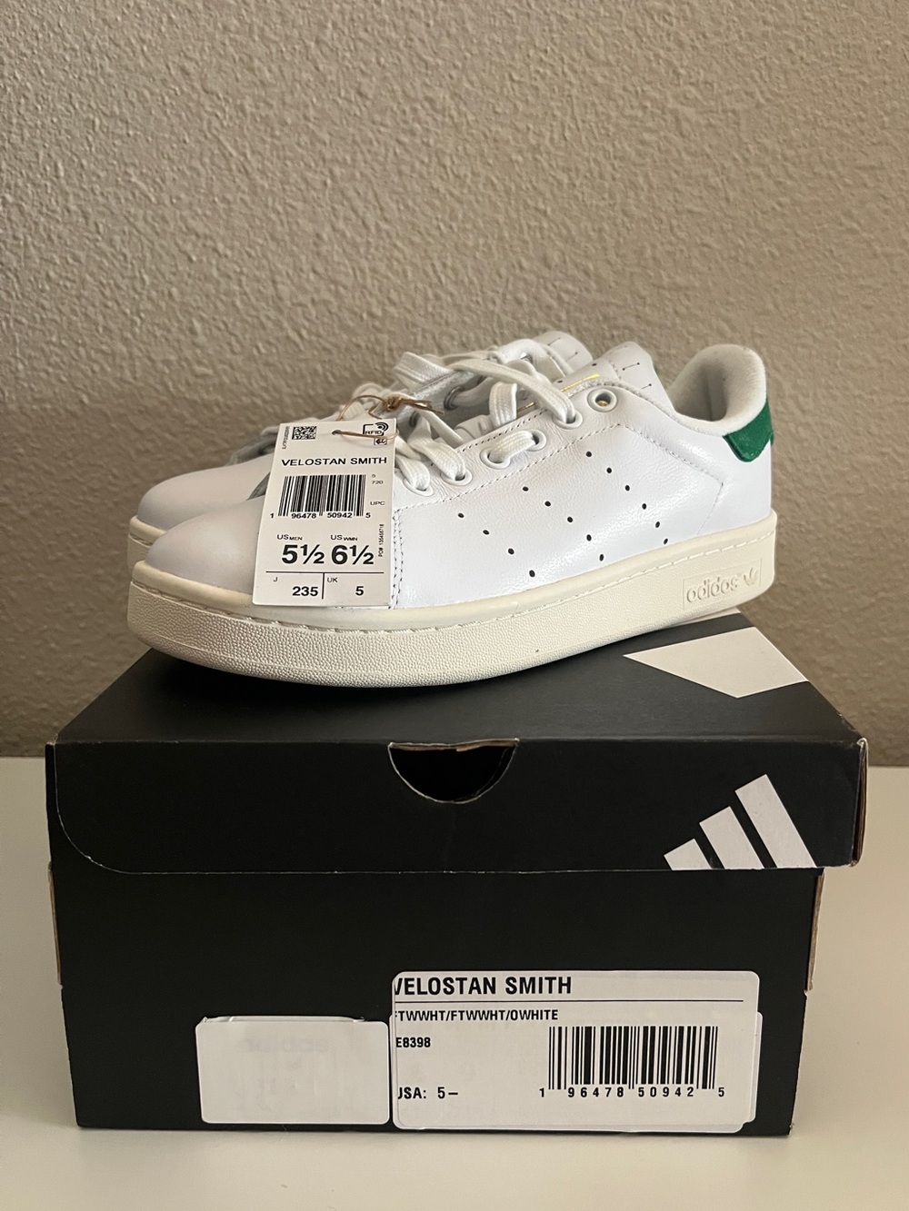 NWTIB Adidas Velostan Smith Men’s 5.5 / Women’s 6.5